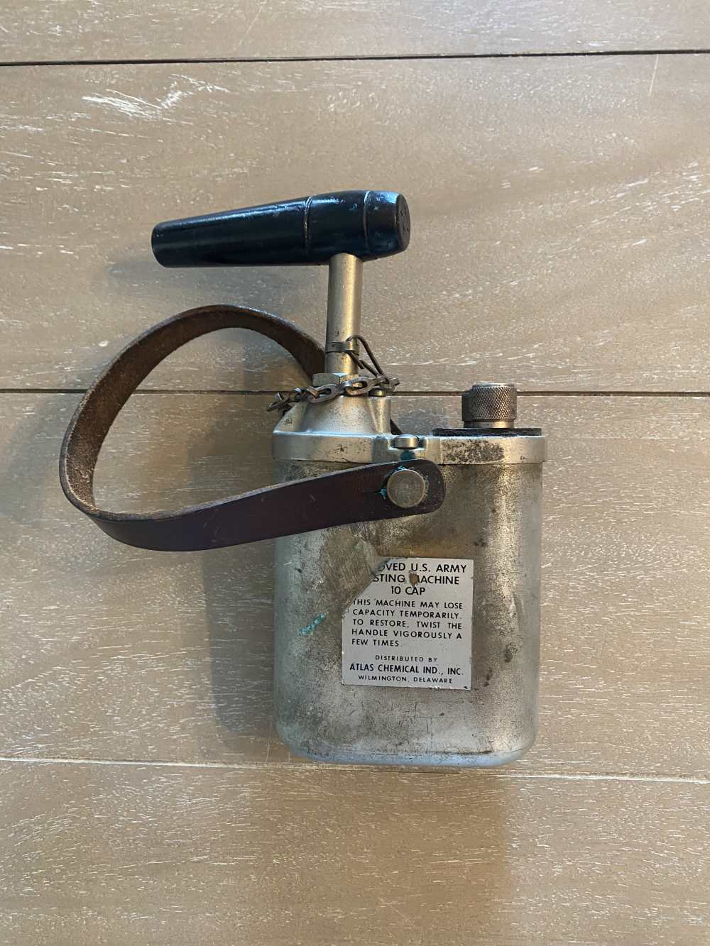 Vintage Atlas Chemical US Army Blasting Machine 10 Cap-img-0