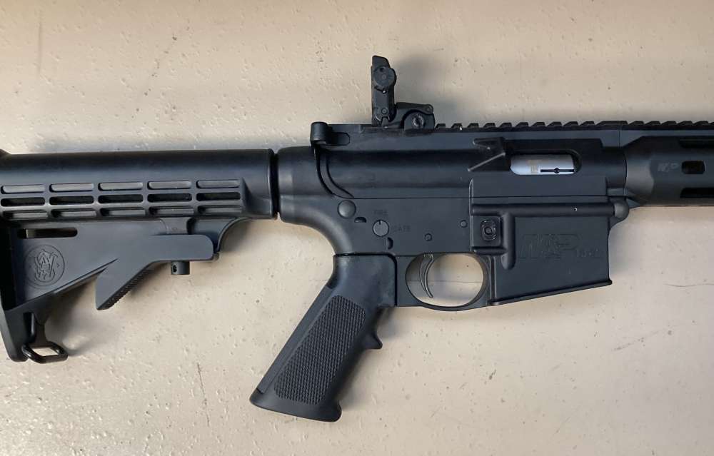 Pre-Owned Smith & Wesson M&P 15-22 with 25 Round Mag .22 LR Calibur -img-2