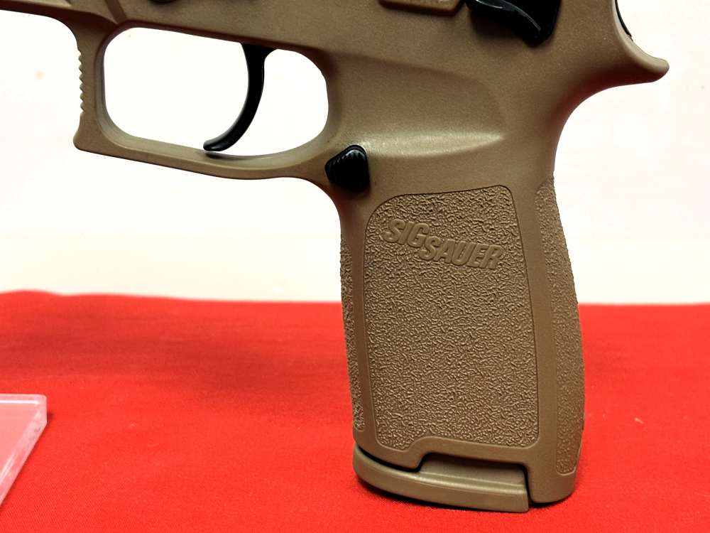 Factory New Sig Sauer P320 M17 Coyote 9mm Pistol No Reserve Free Shipping!-img-3
