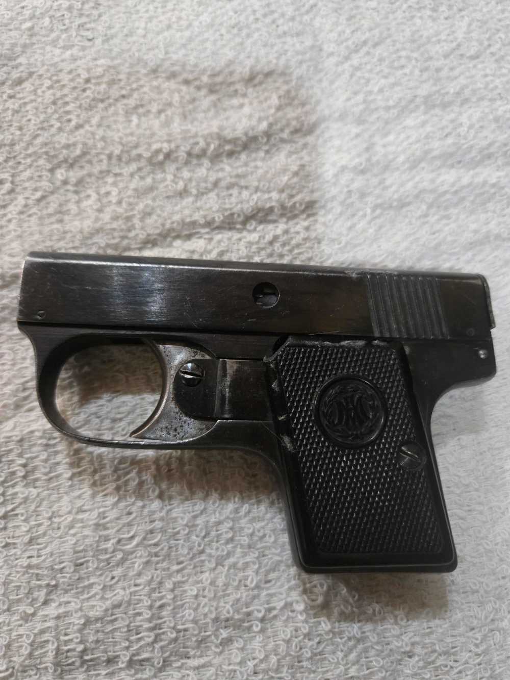 AUGUST MENZ TEARGAS GUN - COLLECTOR QUALITY - RARE-img-9