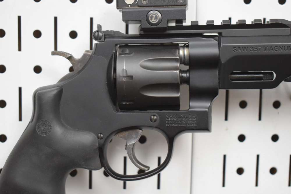 Smith and Wesson Performance Center Model 327 TRR8-img-2