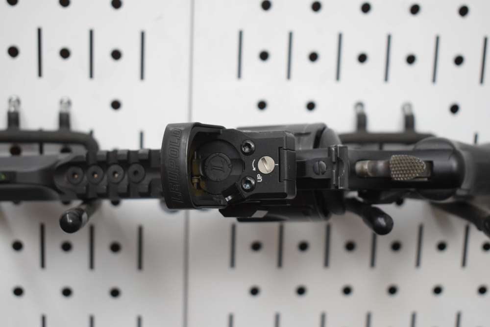 Smith and Wesson Performance Center Model 327 TRR8-img-16
