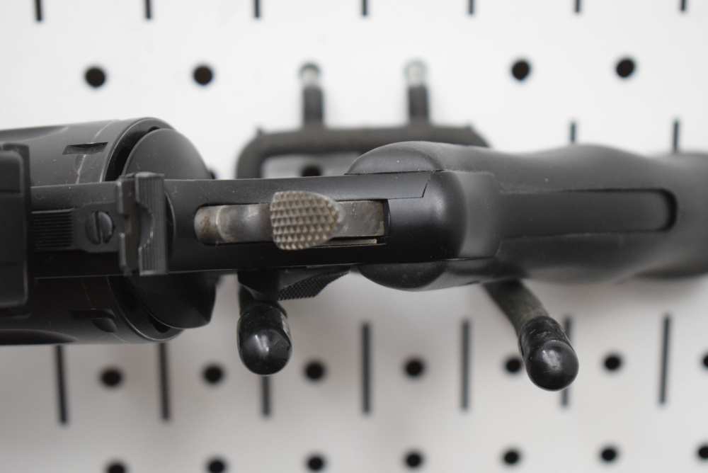 Smith and Wesson Performance Center Model 327 TRR8-img-17