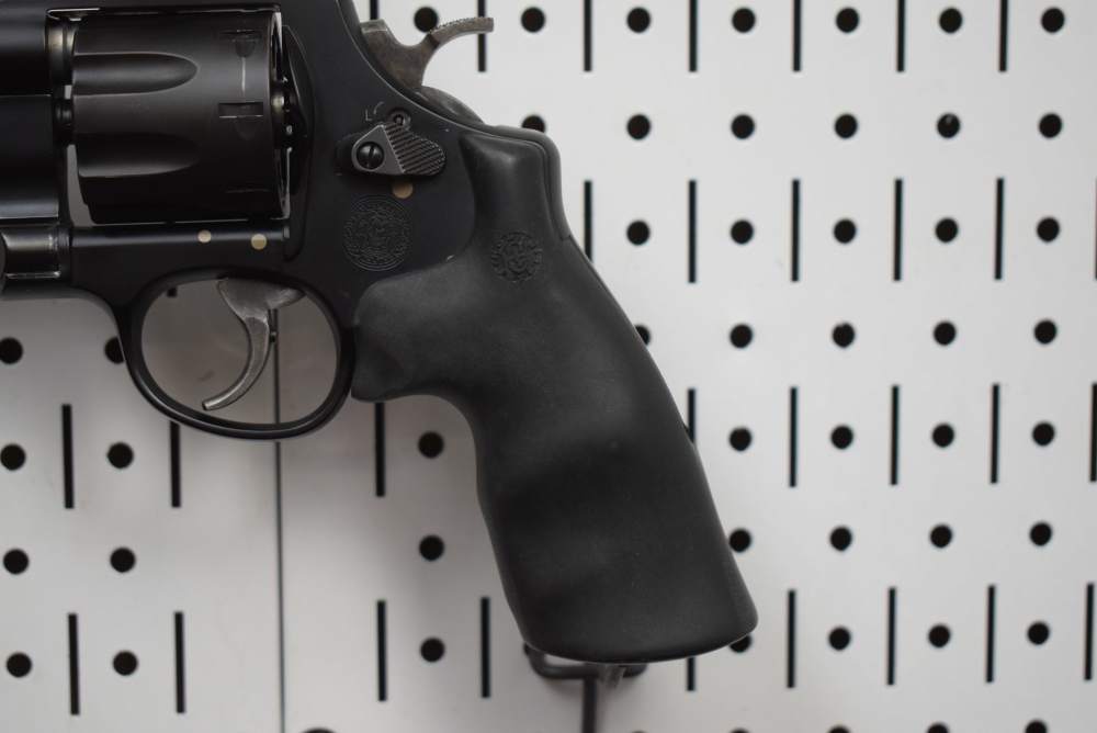 Smith and Wesson Performance Center Model 327 TRR8-img-8