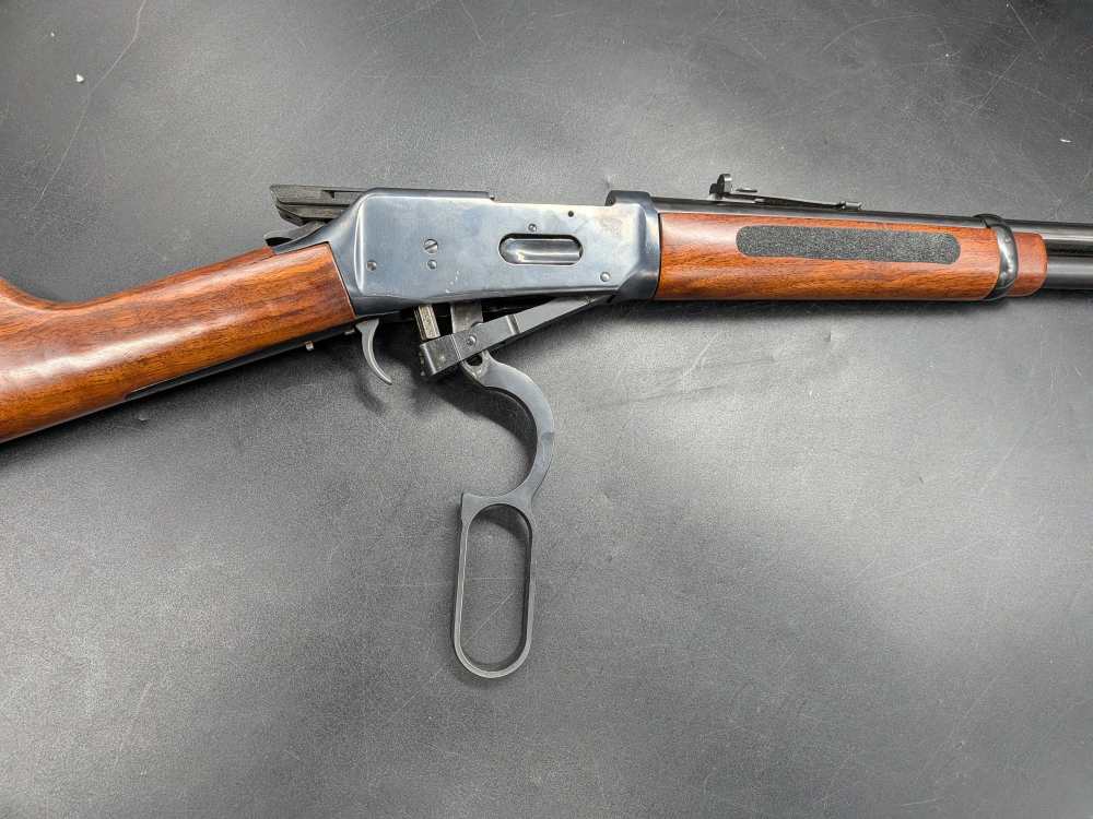Winchester 94 AE chambered in 44  Rem Mag harkens back to the old west-img-1