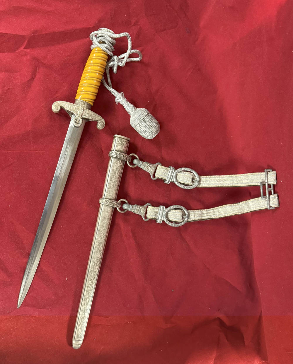 Army Dagger With Hangers and A corn-img-8