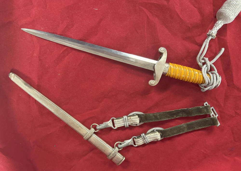 Army Dagger With Hangers and A corn-img-3