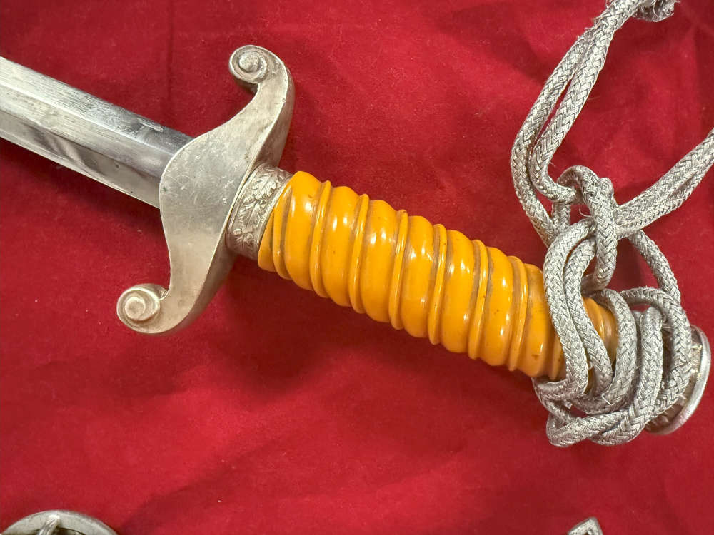 Army Dagger With Hangers and A corn-img-7