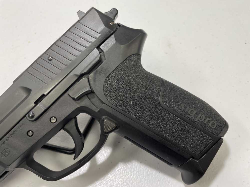 SIG Sauer SP2340 – .40 S&W – Used – OEM Case & 2 Magazines-img-11