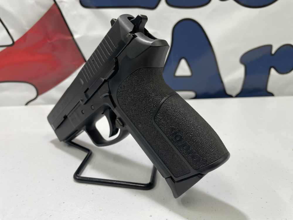 SIG Sauer SP2340 – .40 S&W – Used – OEM Case & 2 Magazines-img-3