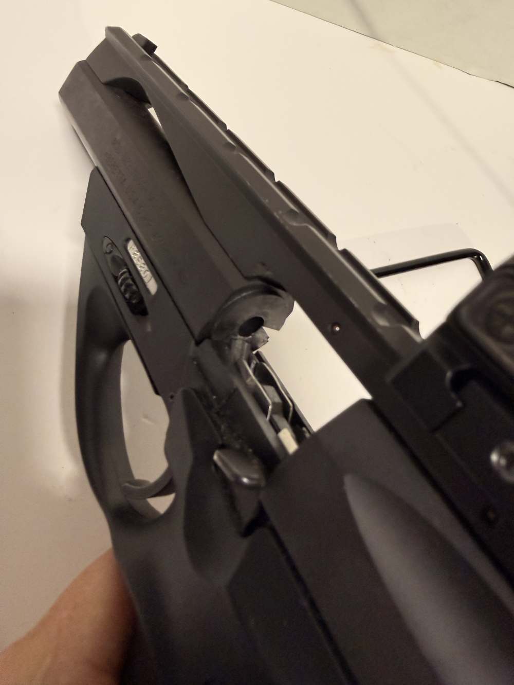 Beretta U22 Neos .22 LR – 6" Barrel – Matte Black with Reflex Sight-img-10