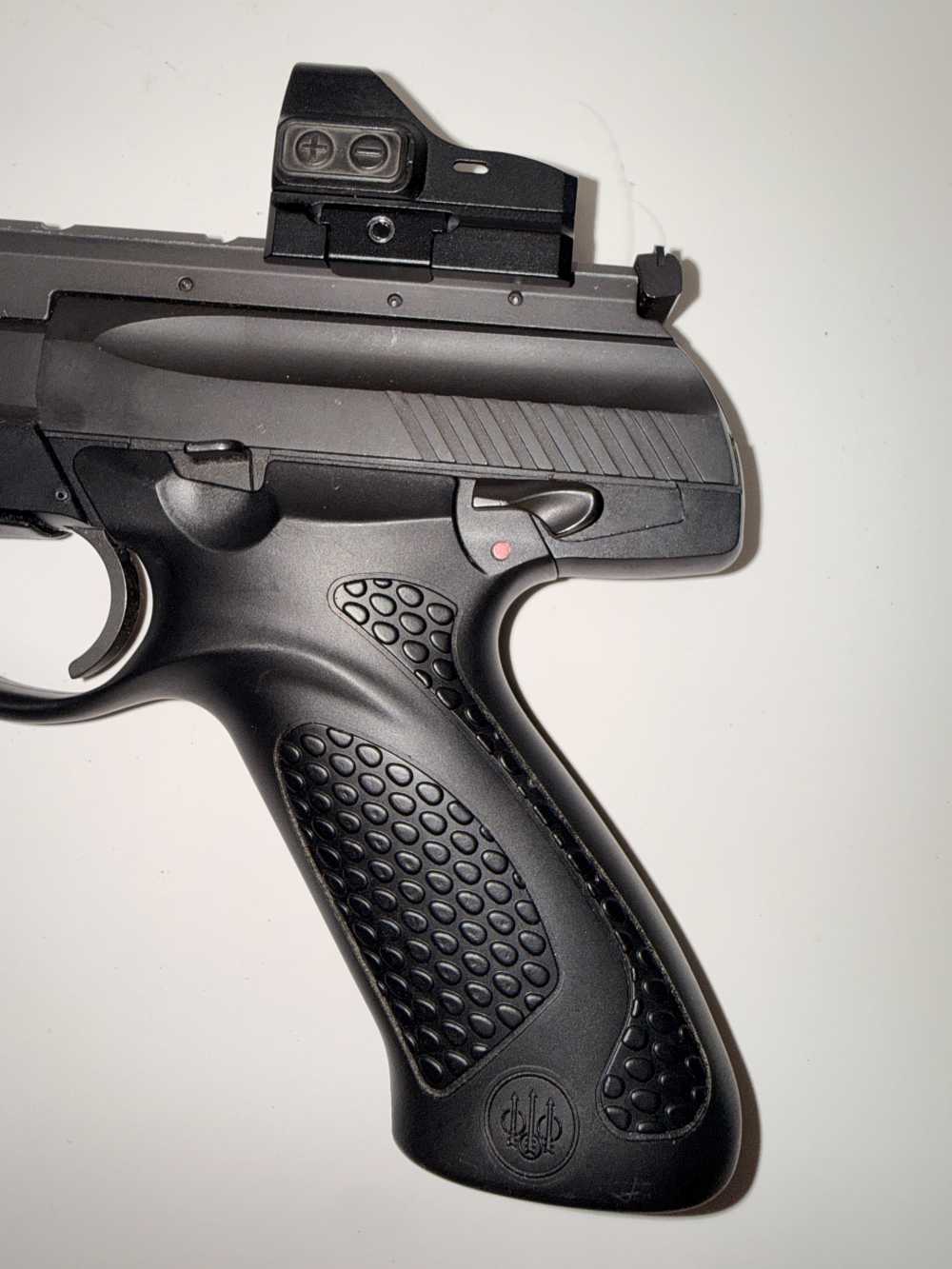 Beretta U22 Neos .22 LR – 6" Barrel – Matte Black with Reflex Sight-img-14