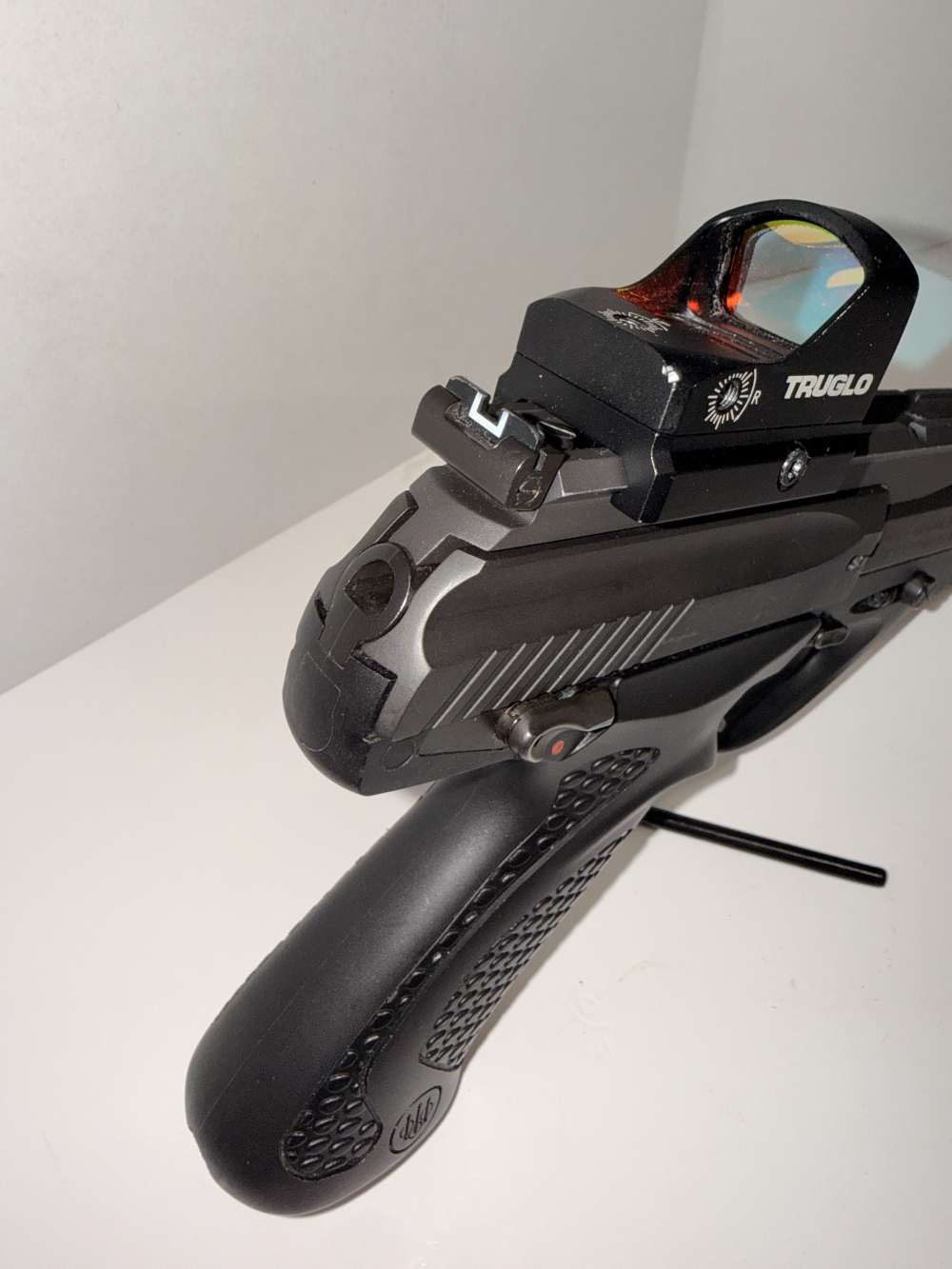 Beretta U22 Neos .22 LR – 6" Barrel – Matte Black with Reflex Sight-img-9