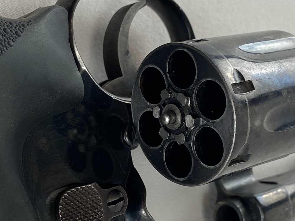 Smith & Wesson Model 10-5 Revolver 4" rubber grips - Used-img-23