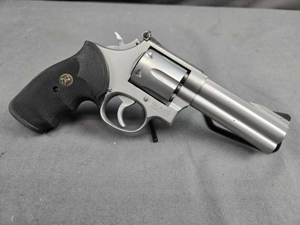 S&W 686 CS-1 .357 Mag 4" US Customs Contract Revolver - w/ Box-img-2