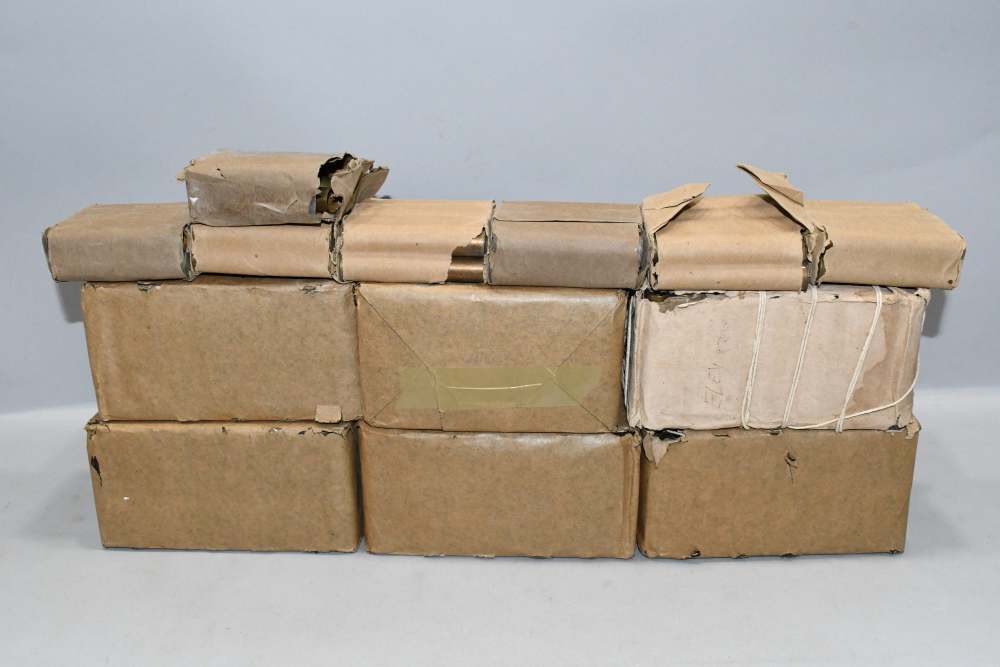 Approx 680 Pcs +/- Vintage Primed Eley 500 Express 3" Rifle Brass READ-img-4