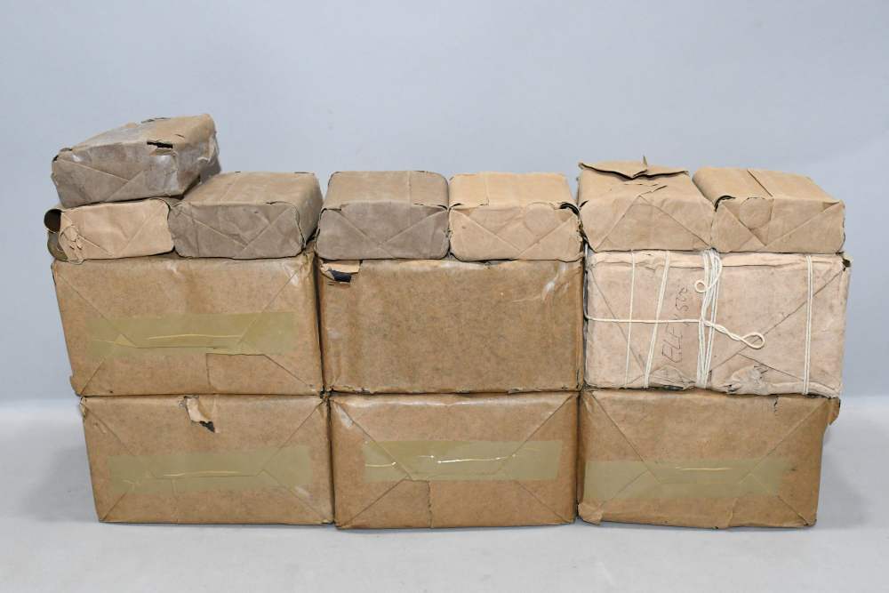 Approx 680 Pcs +/- Vintage Primed Eley 500 Express 3" Rifle Brass READ-img-3