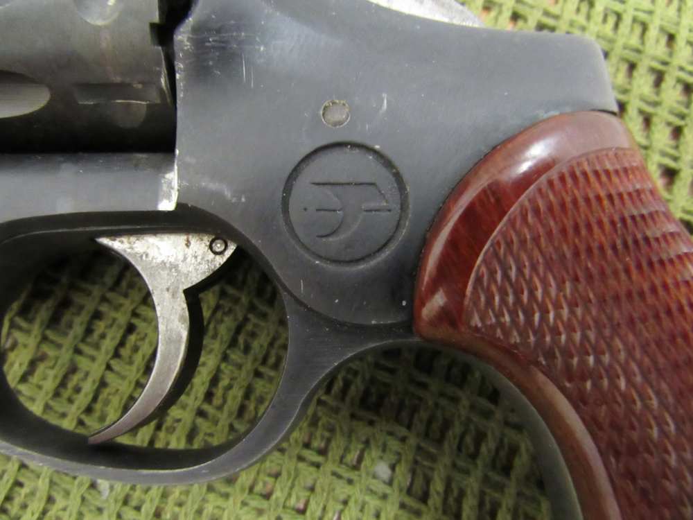 High Hi-Standard Sentinel Deluxe .22 LR Revolver,  Model R-107, 1970s -img-10