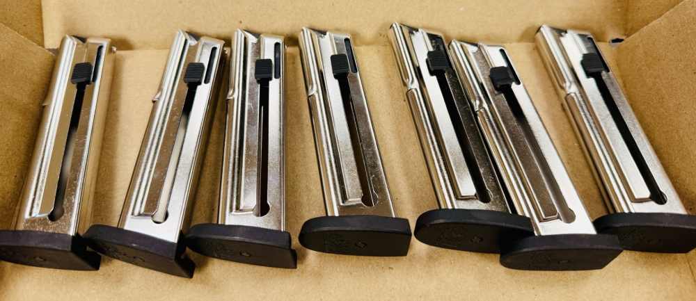 S&W M&P 22 COMPACT W/ 7 MAGAZINES-img-2