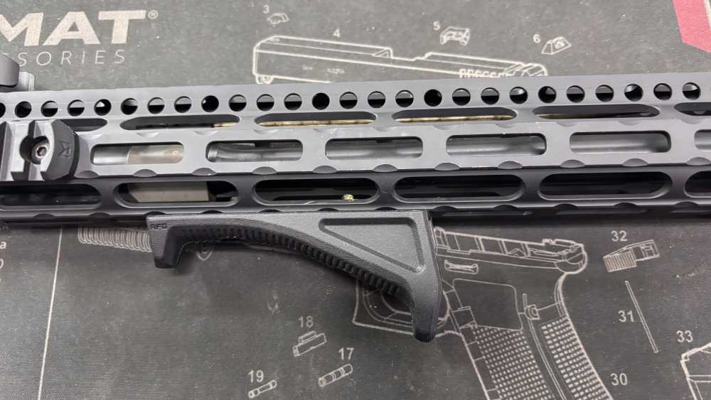 Bravo company MFG BCM4/Midwest ind upper 5.56/.223 16” rifle -img-7