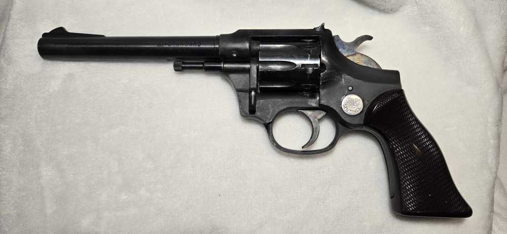 High Standard  R-100  The Sentinel  .22 LR - 9 Shot Revolver-img-12
