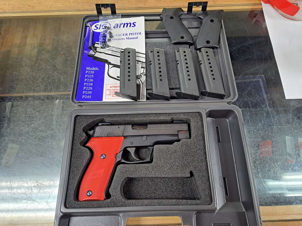Sig Sauer P220 38 Super with 4-Mags and box-img-0
