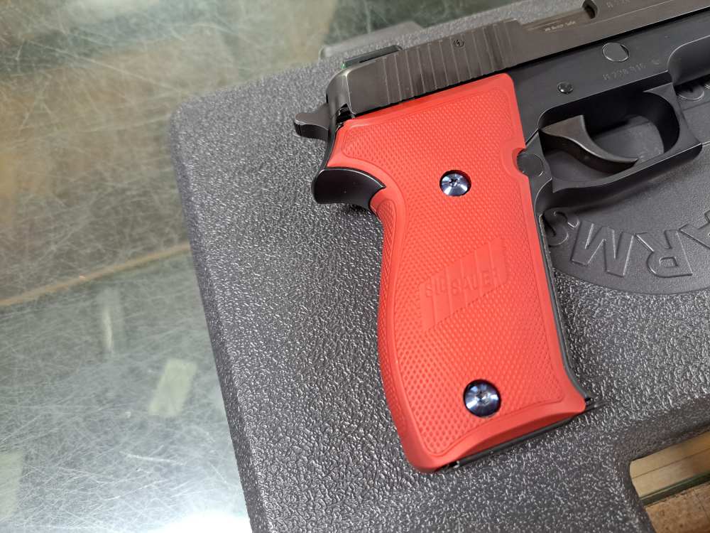Sig Sauer P220 38 Super with 4-Mags and box-img-6