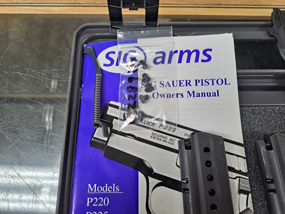 Sig Sauer P220 38 Super with 4-Mags and box-img-2