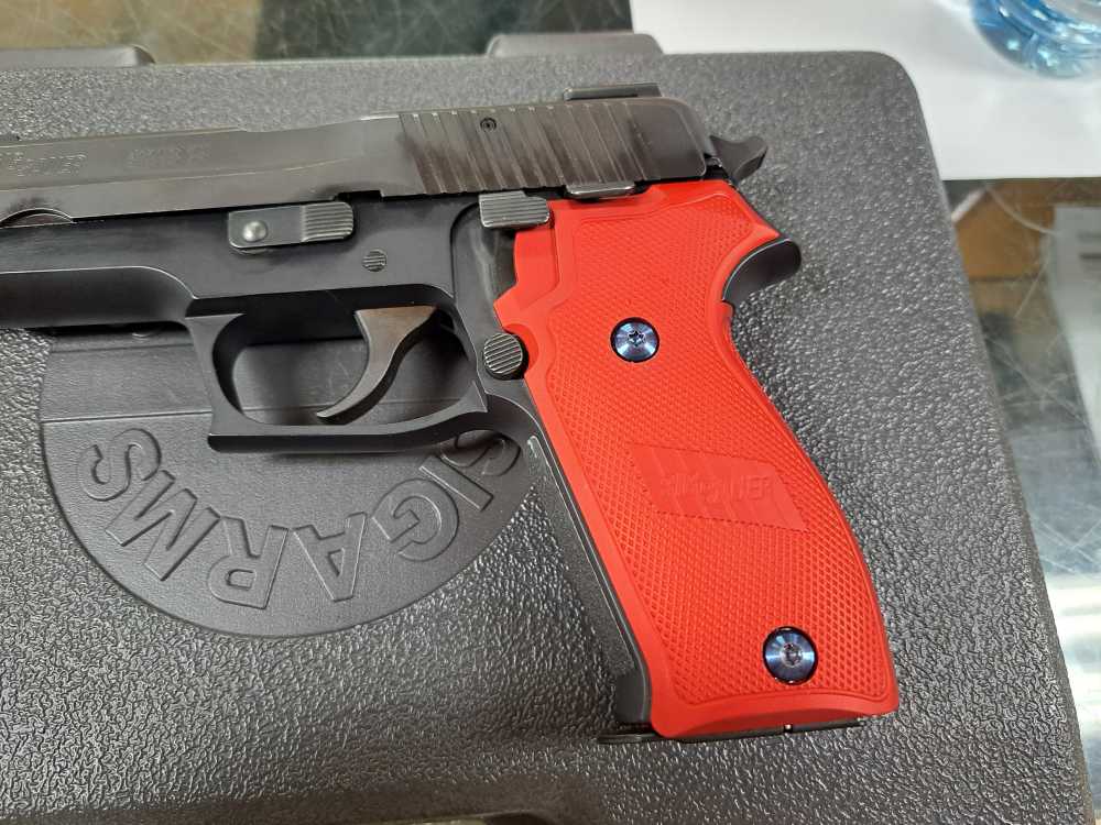 Sig Sauer P220 38 Super with 4-Mags and box-img-10