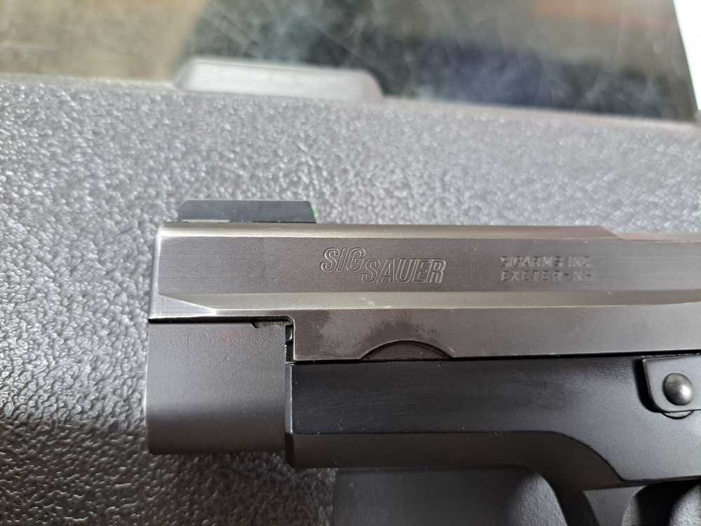 Sig Sauer P220 38 Super with 4-Mags and box-img-8
