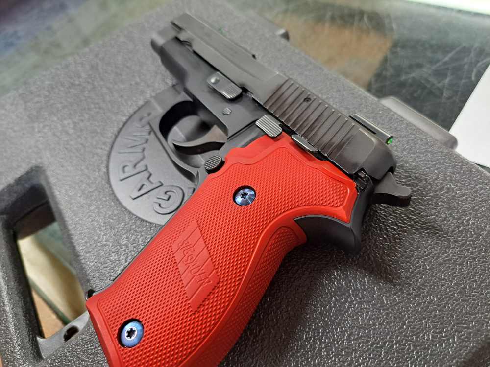 Sig Sauer P220 38 Super with 4-Mags and box-img-11