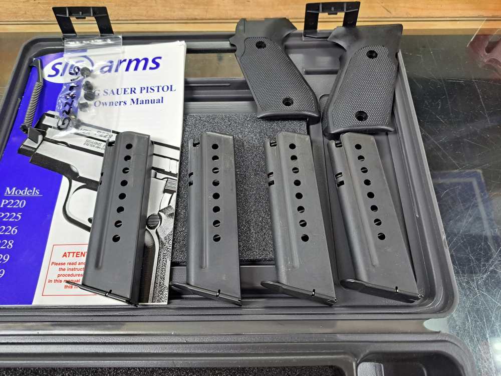 Sig Sauer P220 38 Super with 4-Mags and box-img-1