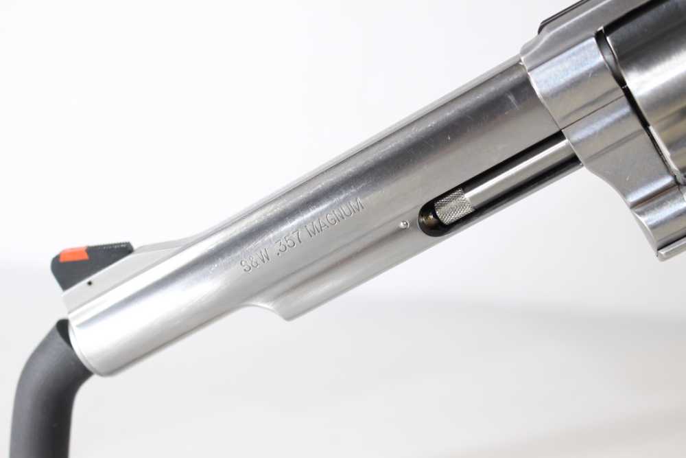 Excellent Smith & Wesson Model 60-18, .357 mag, As new in case-img-4