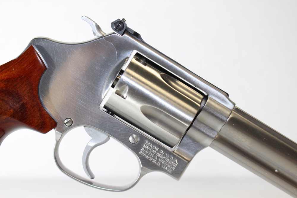 Excellent Smith & Wesson Model 60-18, .357 mag, As new in case-img-5