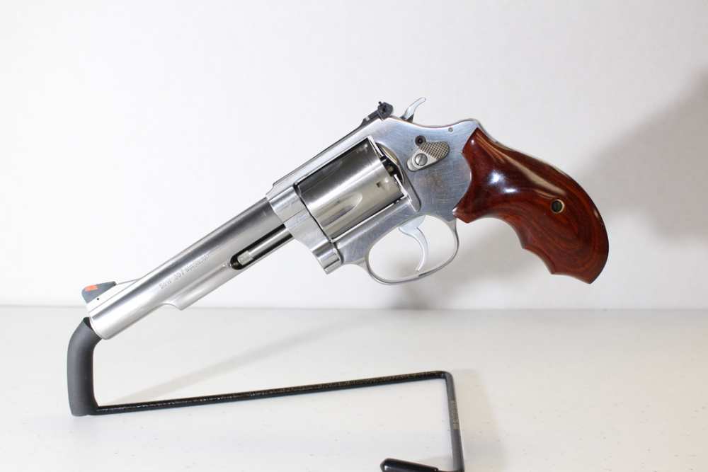 Excellent Smith & Wesson Model 60-18, .357 mag, As new in case-img-0