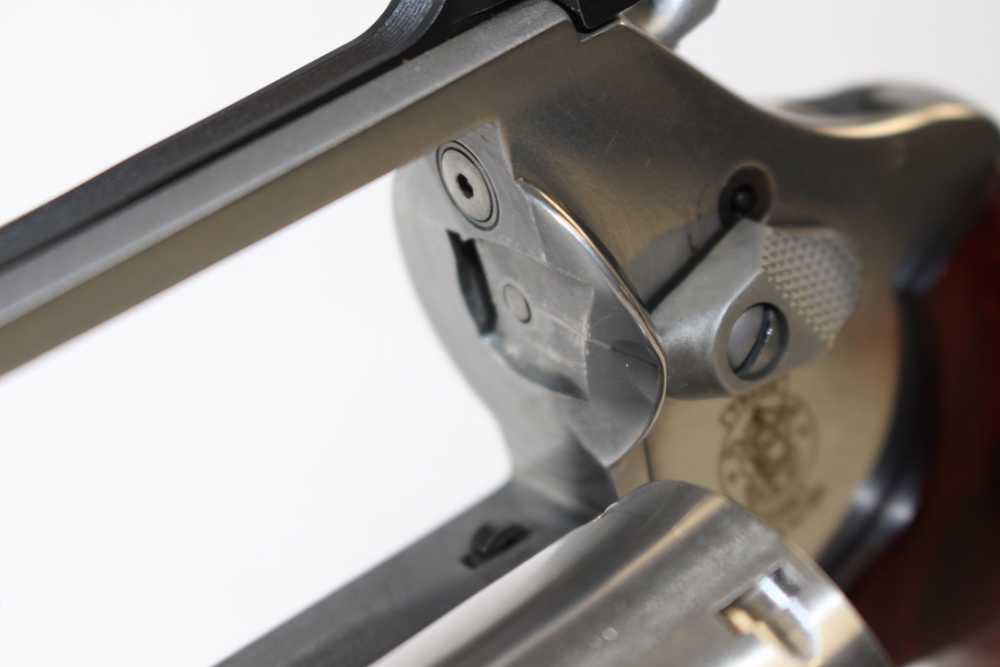 Excellent Smith & Wesson Model 60-18, .357 mag, As new in case-img-13