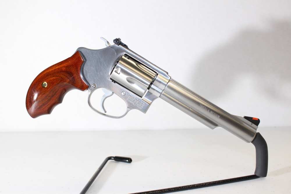 Excellent Smith & Wesson Model 60-18, .357 mag, As new in case-img-1