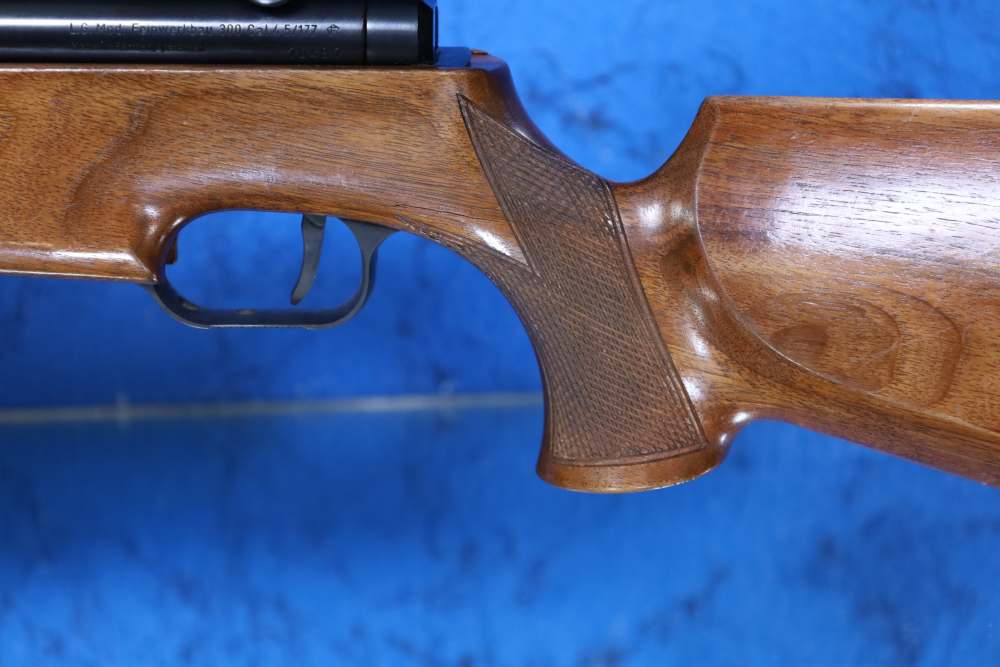 Feinwerkbau 300 Match Air Rifle .177 / 4.5mm Made in Germany Side Charger-img-6