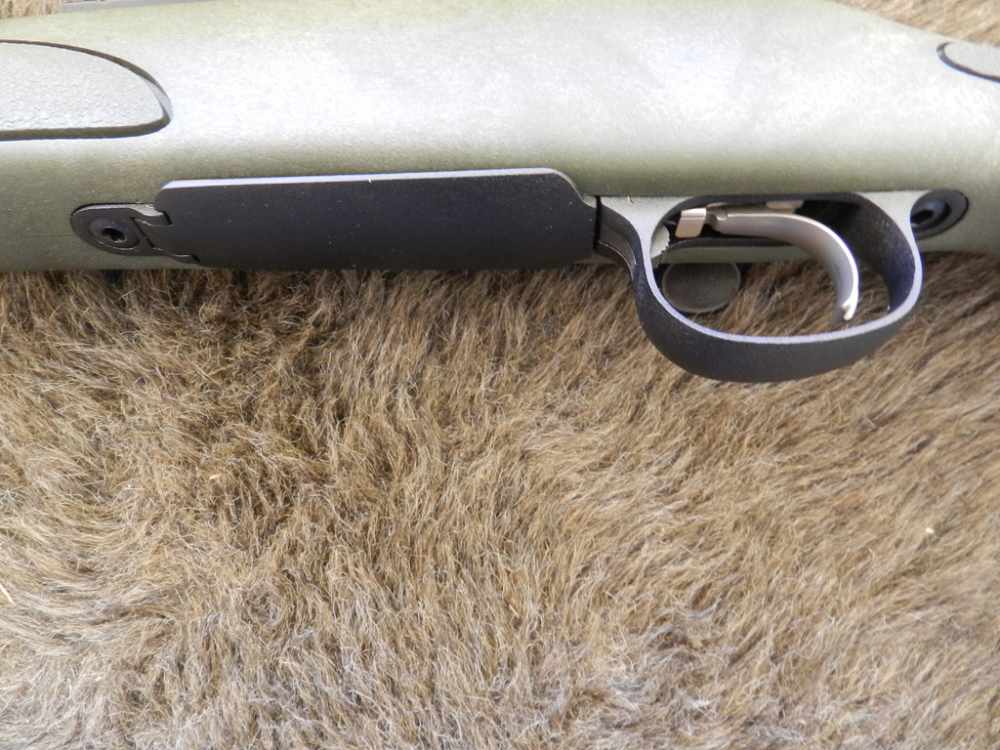 Remington Model 700 SPS Varmit 223 Rem Leupold 6-18 Box-img-11