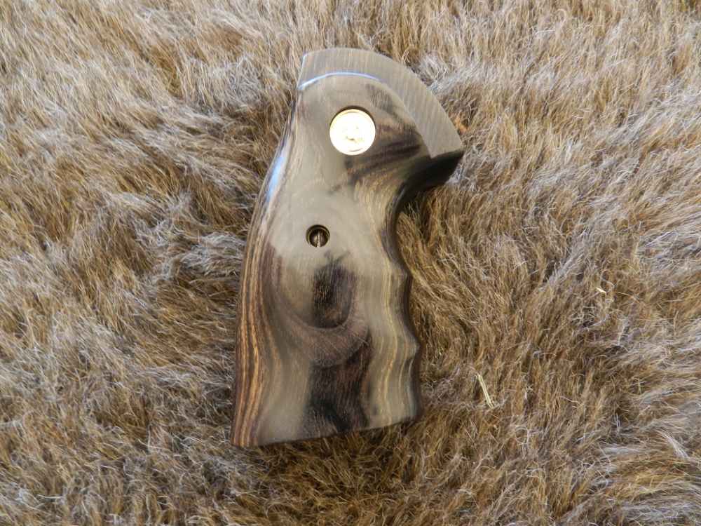 Colt Python Elite Grips-New-img-1