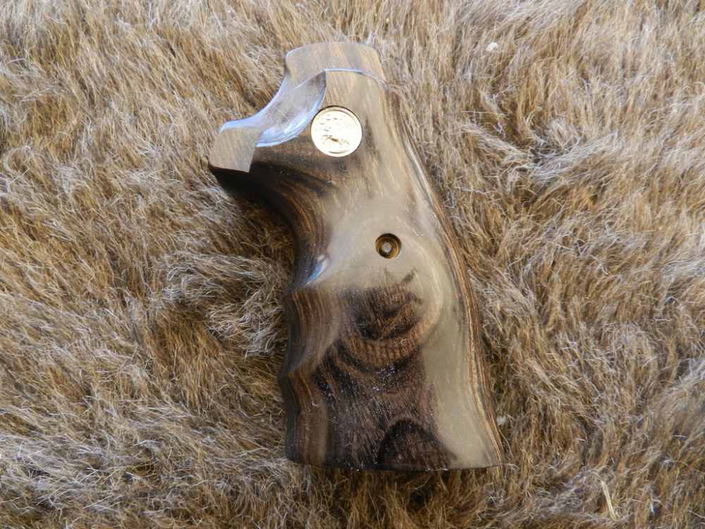 Colt Python Elite Grips-New-img-0