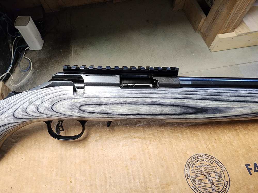 PICS NEW RUGER AMERICAN RIMFIRE RIFLE .17 HMR 18" BULL THREADED LAMINATE 17-img-9