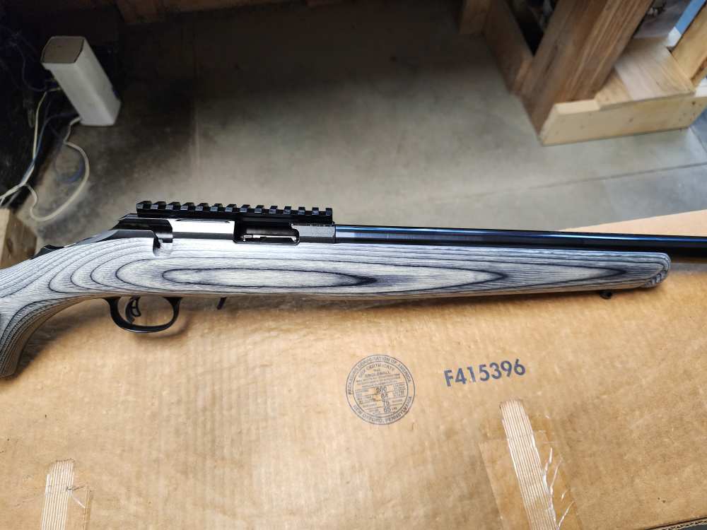PICS NEW RUGER AMERICAN RIMFIRE RIFLE .17 HMR 18" BULL THREADED LAMINATE 17-img-8