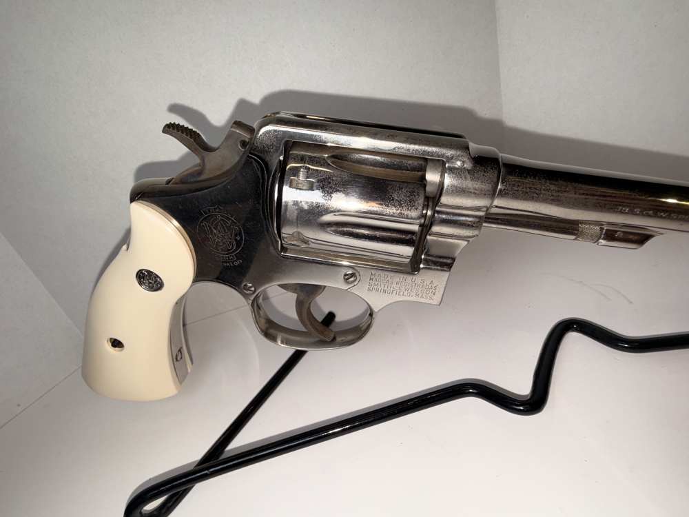 Vintage S&W Pre-Model 10 (.38 M&P)–1956 5-Screw Pinned Nickel–Bright Bore-img-18