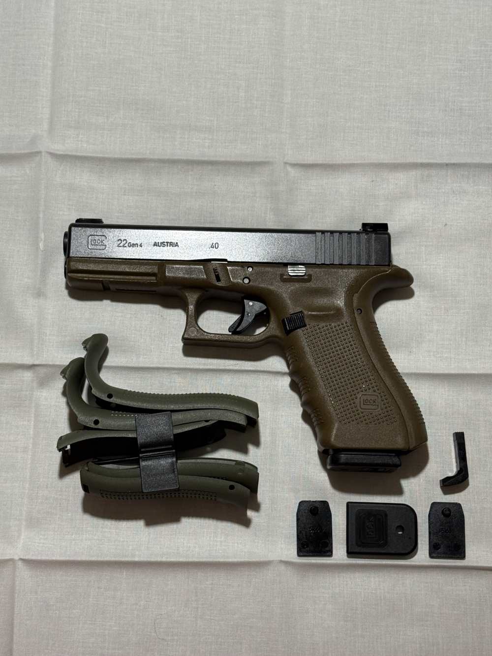 Gen 4 FDE Glock 22 .40 S&W-img-0