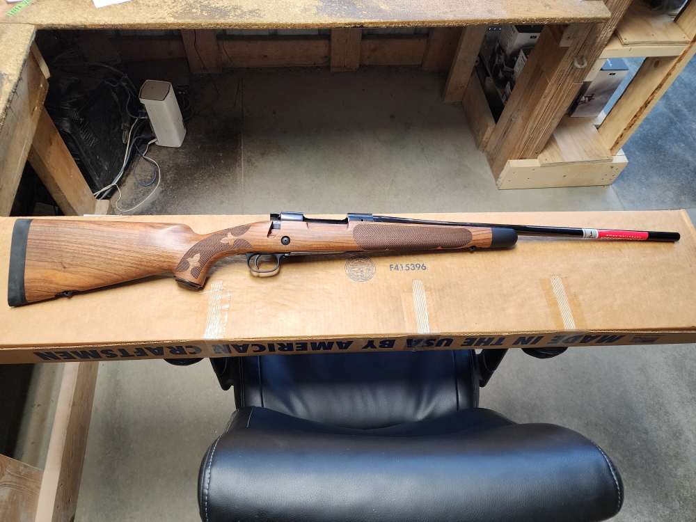 PICS! NEW WINCHESTER 70 SUPER GRADE AAA FRENCH WALNUT 243 WIN 22" M70 NIB-img-3