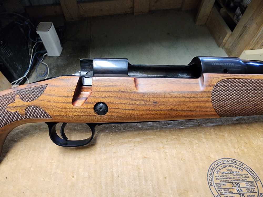 PICS! NEW WINCHESTER 70 SUPER GRADE AAA FRENCH WALNUT 243 WIN 22" M70 NIB-img-11