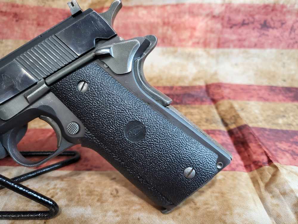 Colt 1911 22LR-img-1