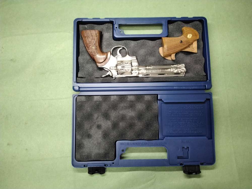 1981 Colt Python .357 Mag 6" Nickel Engraved Extra Grips K72910-img-3