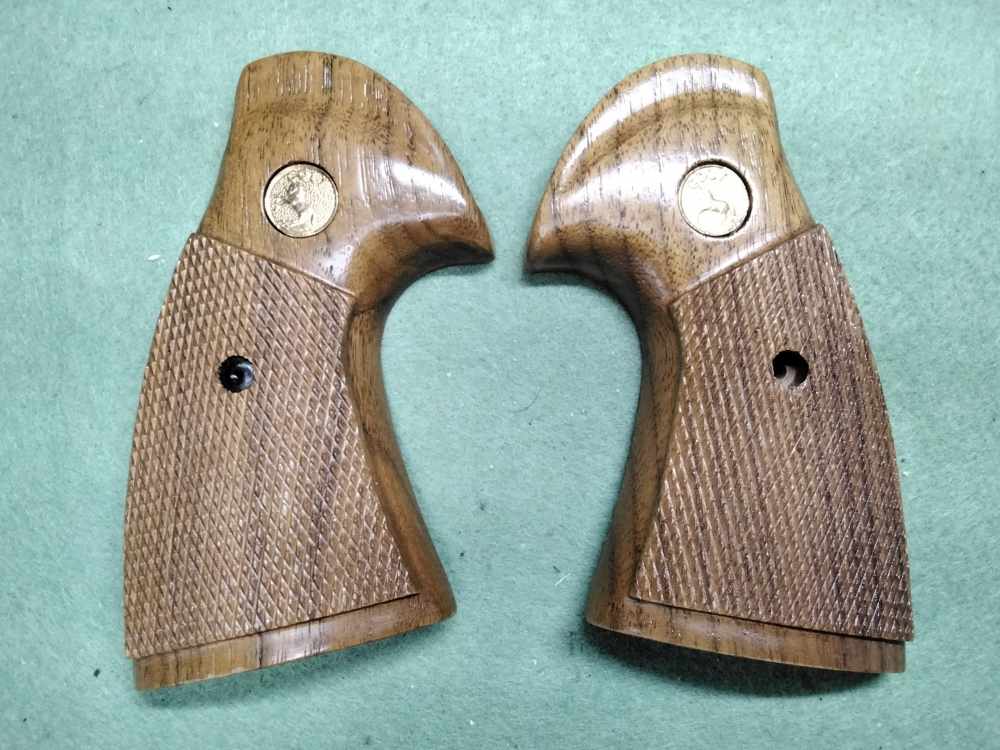 1981 Colt Python .357 Mag 6" Nickel Engraved Extra Grips K72910-img-35